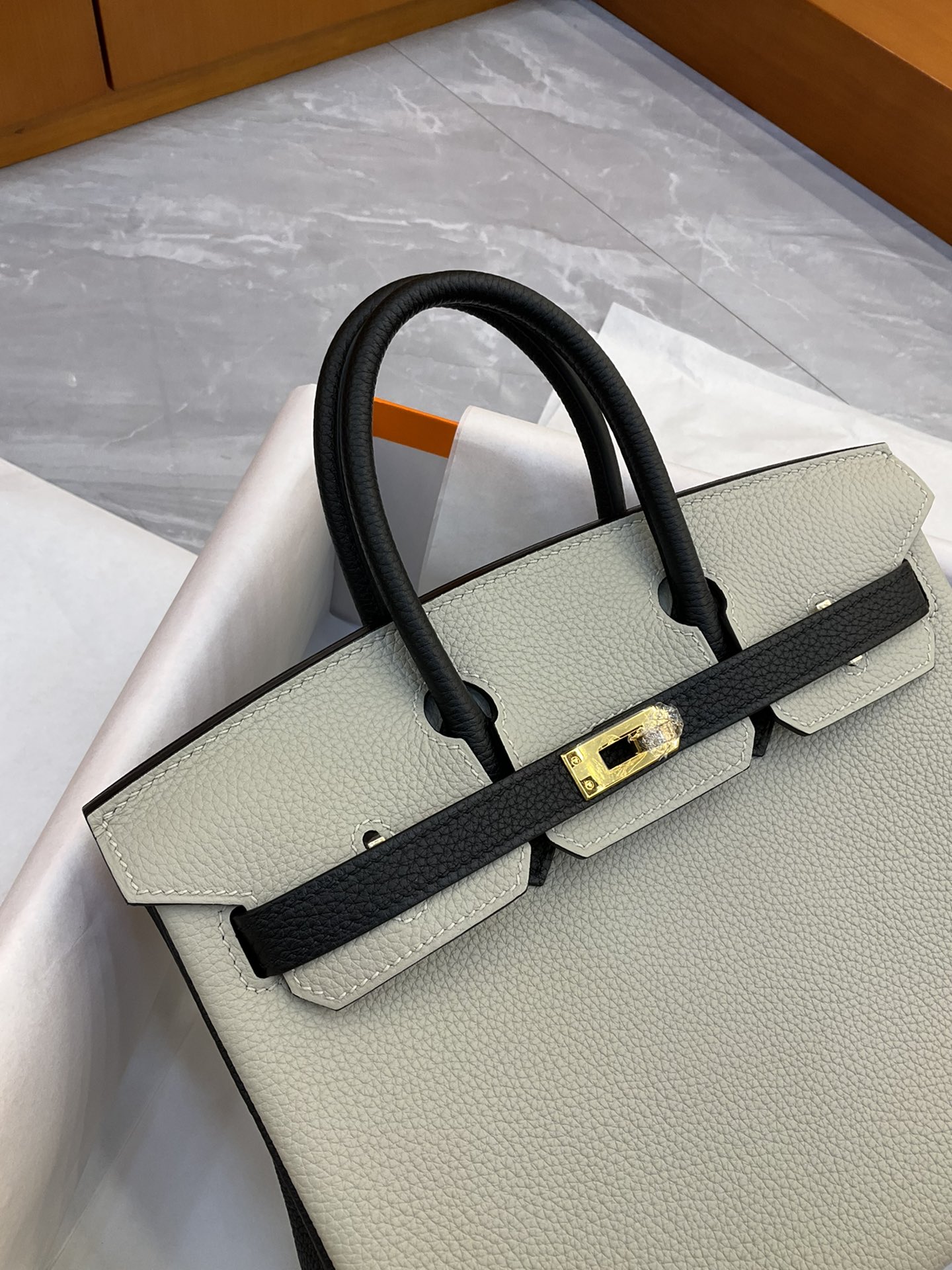 Birkin/Birkin-25cm-togo-Pearl-Grey-and-Black-GHW/img_004