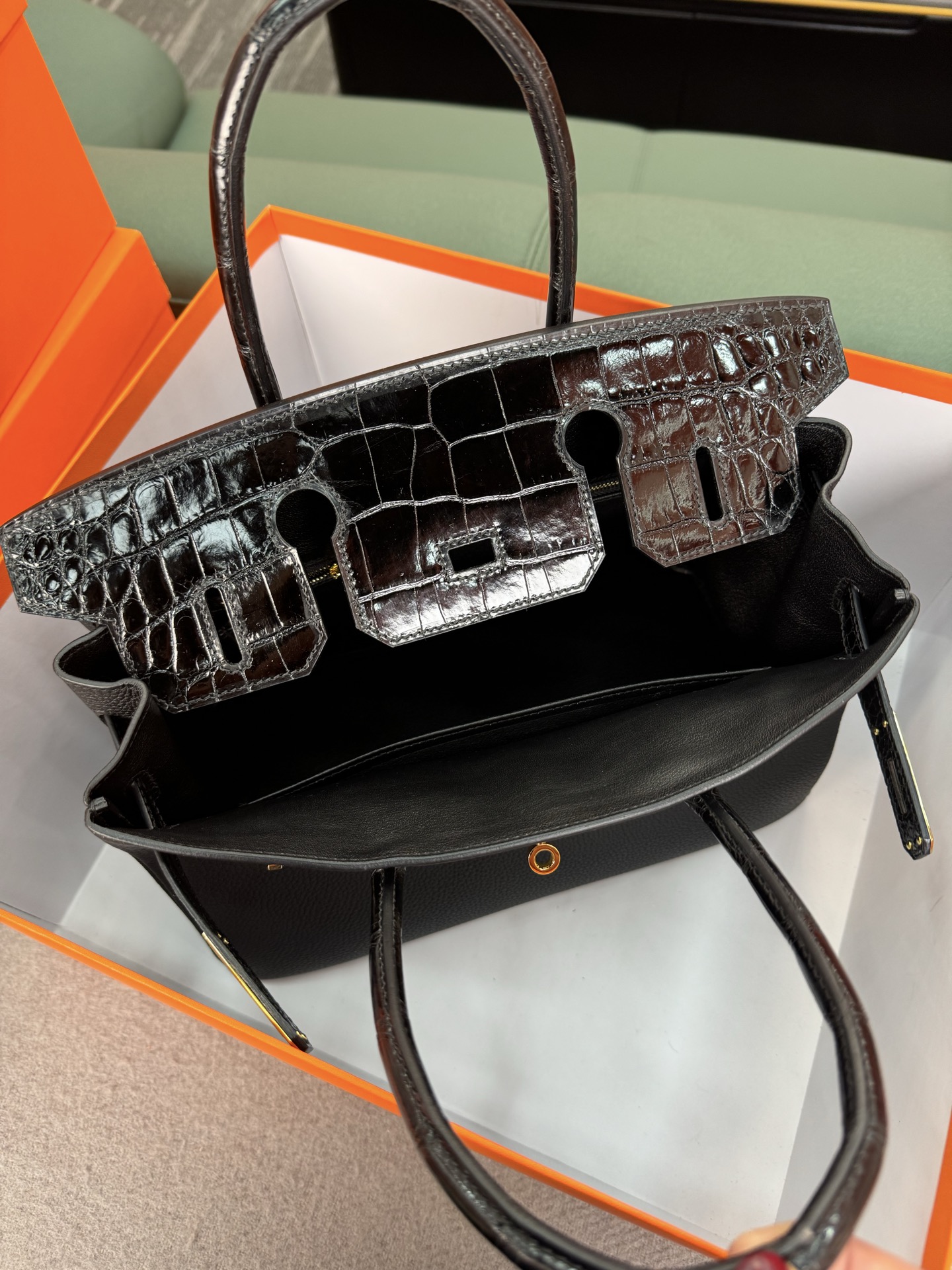 Birkin/Birkin-30cm-touch-Togo-and-Shiny-Crocodile-Black-GHW/img_009