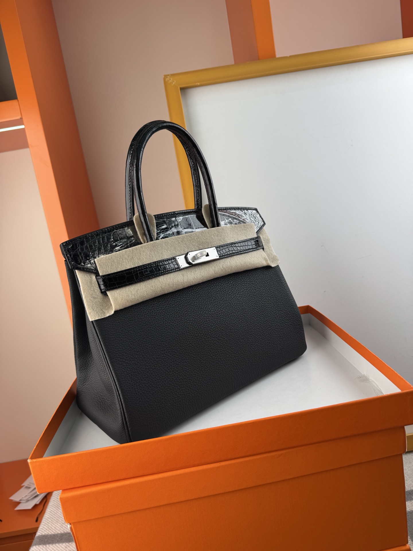 Birkin/Birkin-30cm-touch-Togo-and-Shiny-Crocodile-Black-SHW/img_003