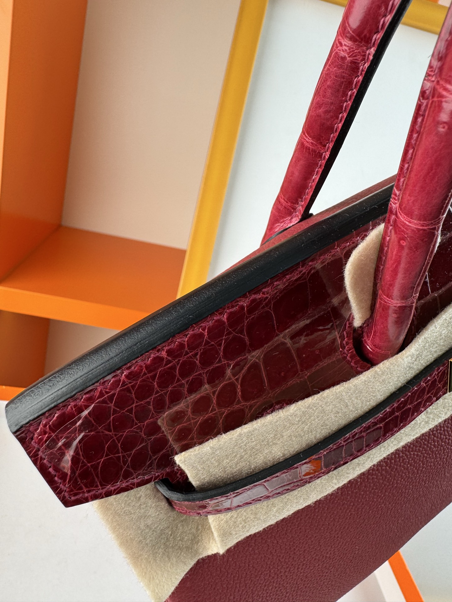 Birkin/Birkin-30cm-touch-Togo-and-Shiny-Crocodile-Burgundy/img_005
