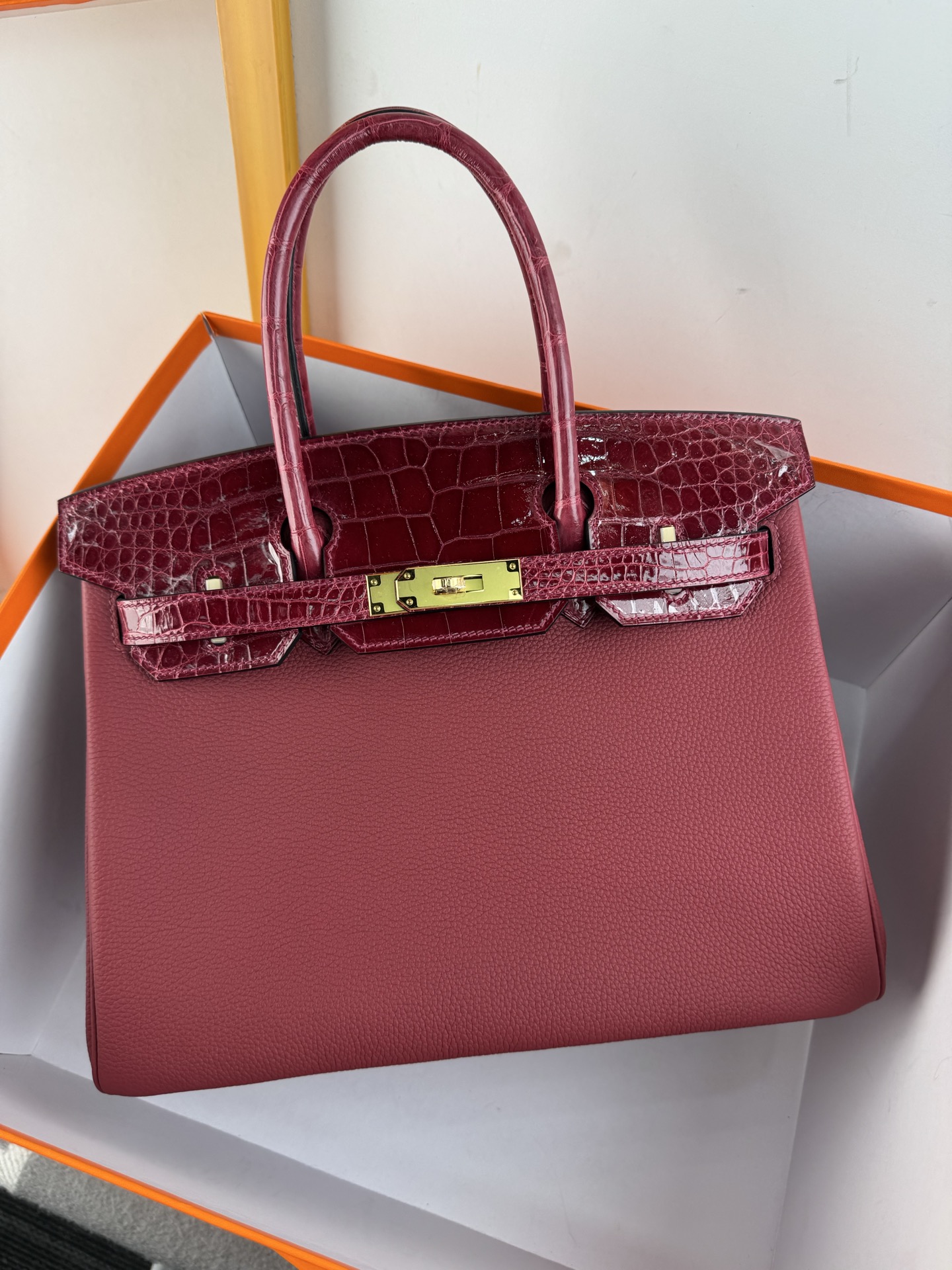 Birkin/Birkin-30cm-touch-Togo-and-Shiny-Crocodile-Burgundy/img_007