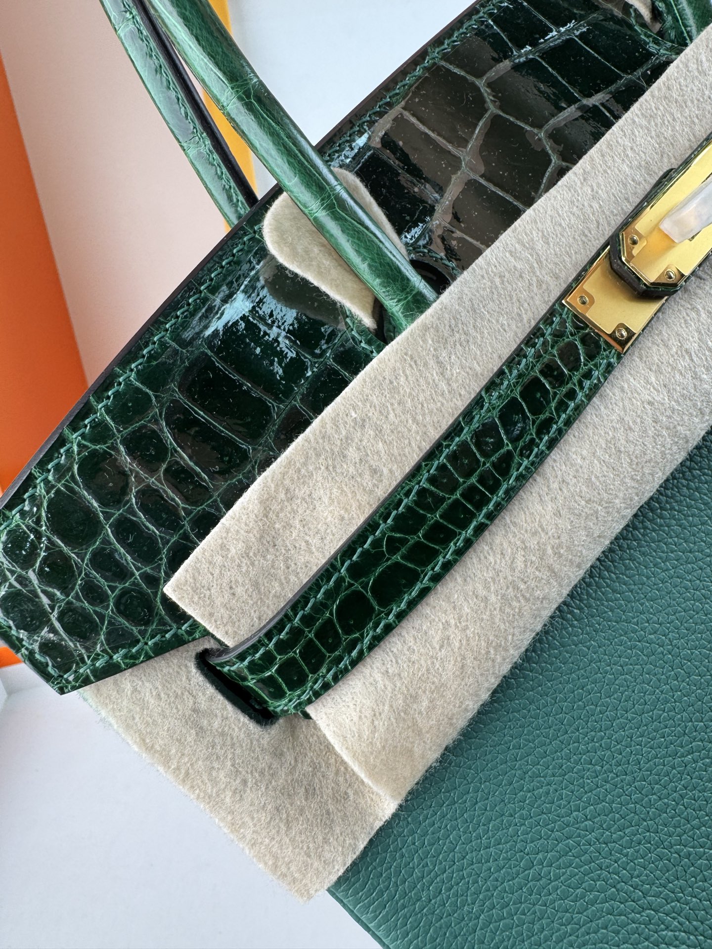 Birkin/Birkin-30cm-touch-Togo-and-Shiny-Crocodile-Emerald/img_005
