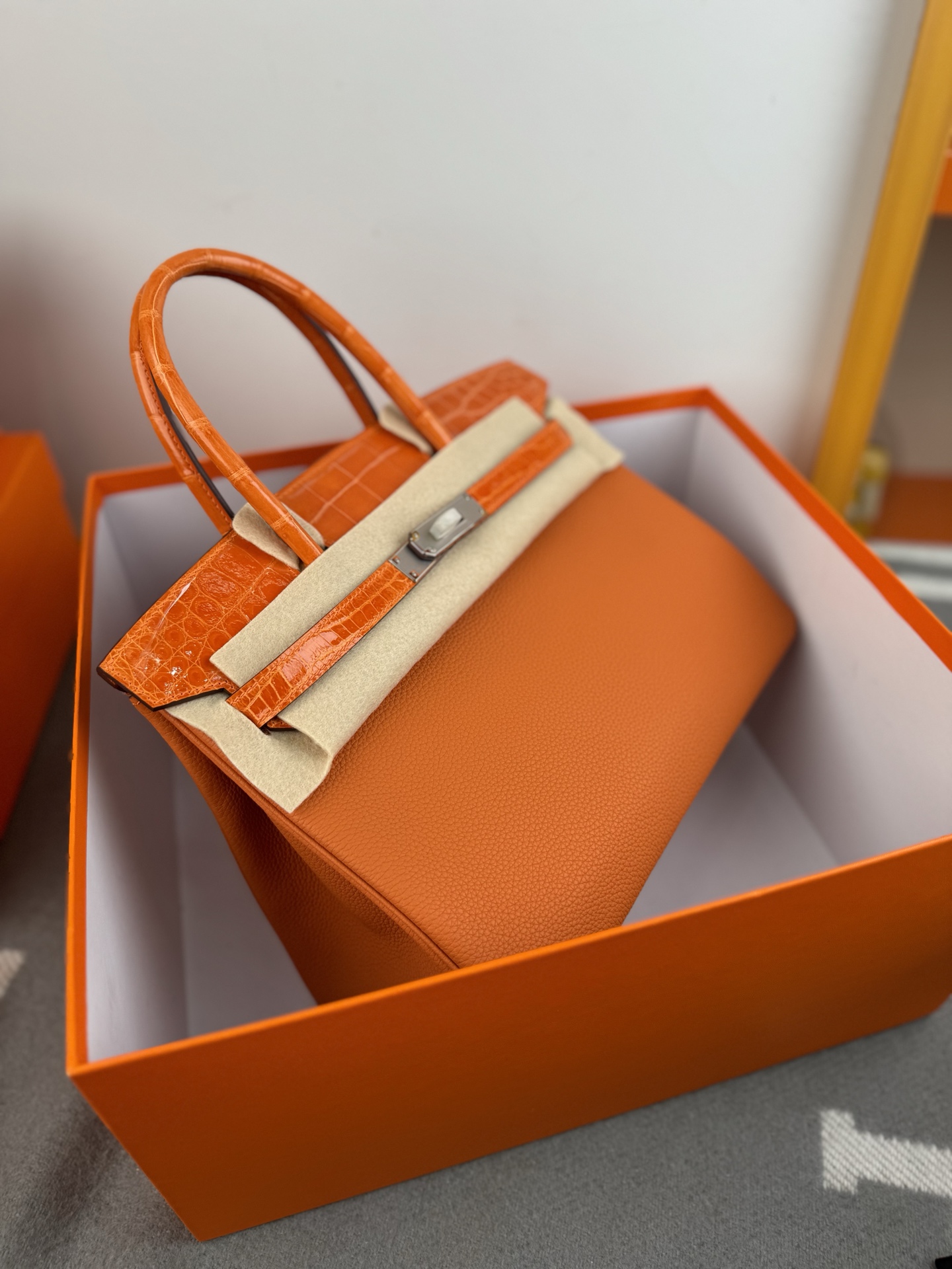 Birkin/Birkin-30cm-touch-Togo-and-Shiny-Crocodile-Orange-SHW/img_004