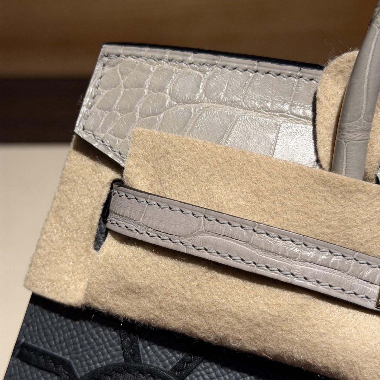 Birkin/Birkin-Faubourg-20cm-Crocodile-White-and-Black/img_003