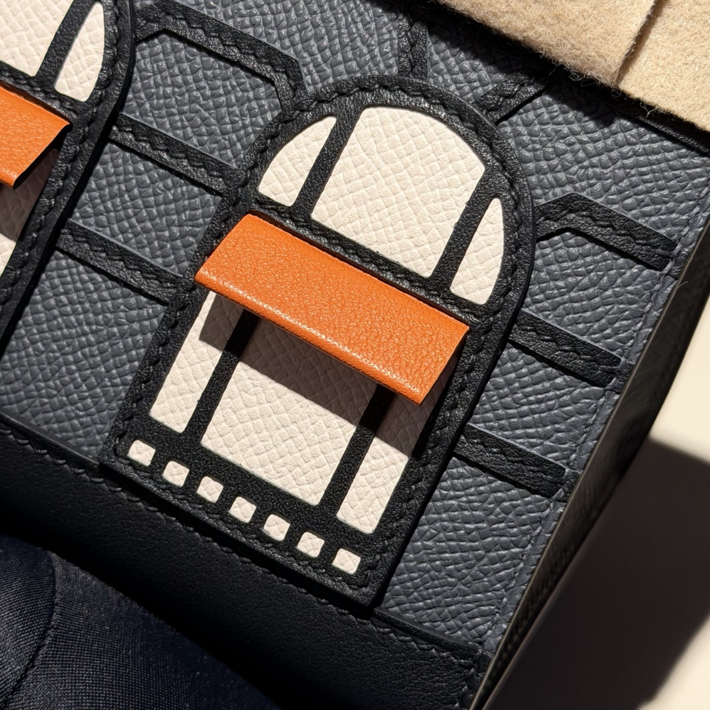 Birkin/Birkin-Faubourg-20cm-Crocodile-White-and-Black/img_006