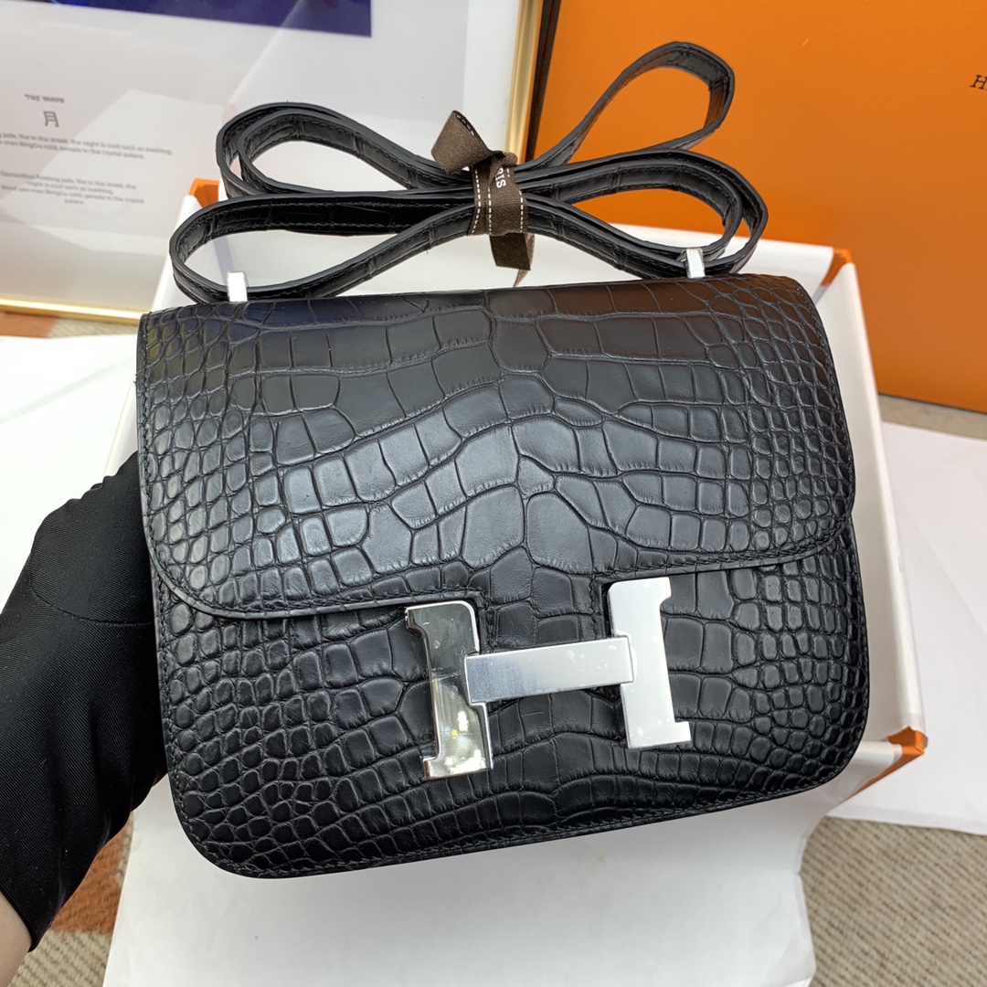 Constance/Constance-18cm-Matte-Alligator-Texture-Black-SHW/img_004