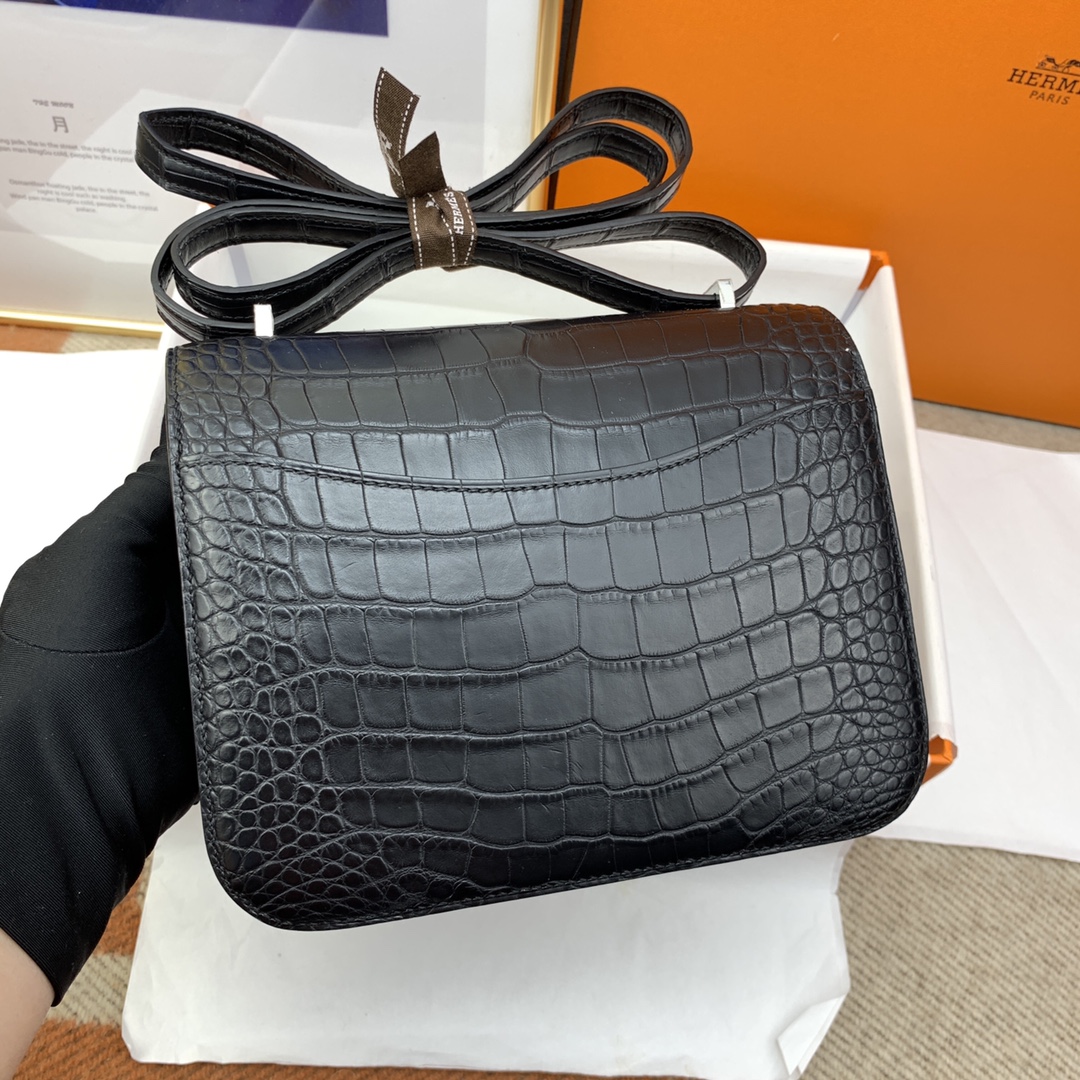 Constance/Constance-18cm-Matte-Alligator-Texture-Black-SHW/img_005