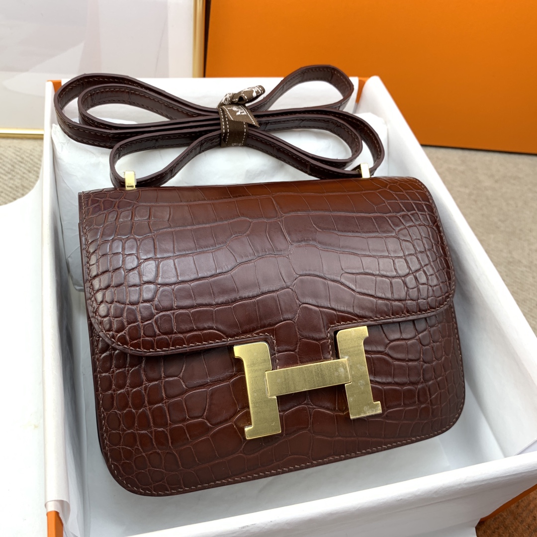 Constance/Constance-18cm-shiny-Alligator-Texture-Bordeaux-wine/img_003