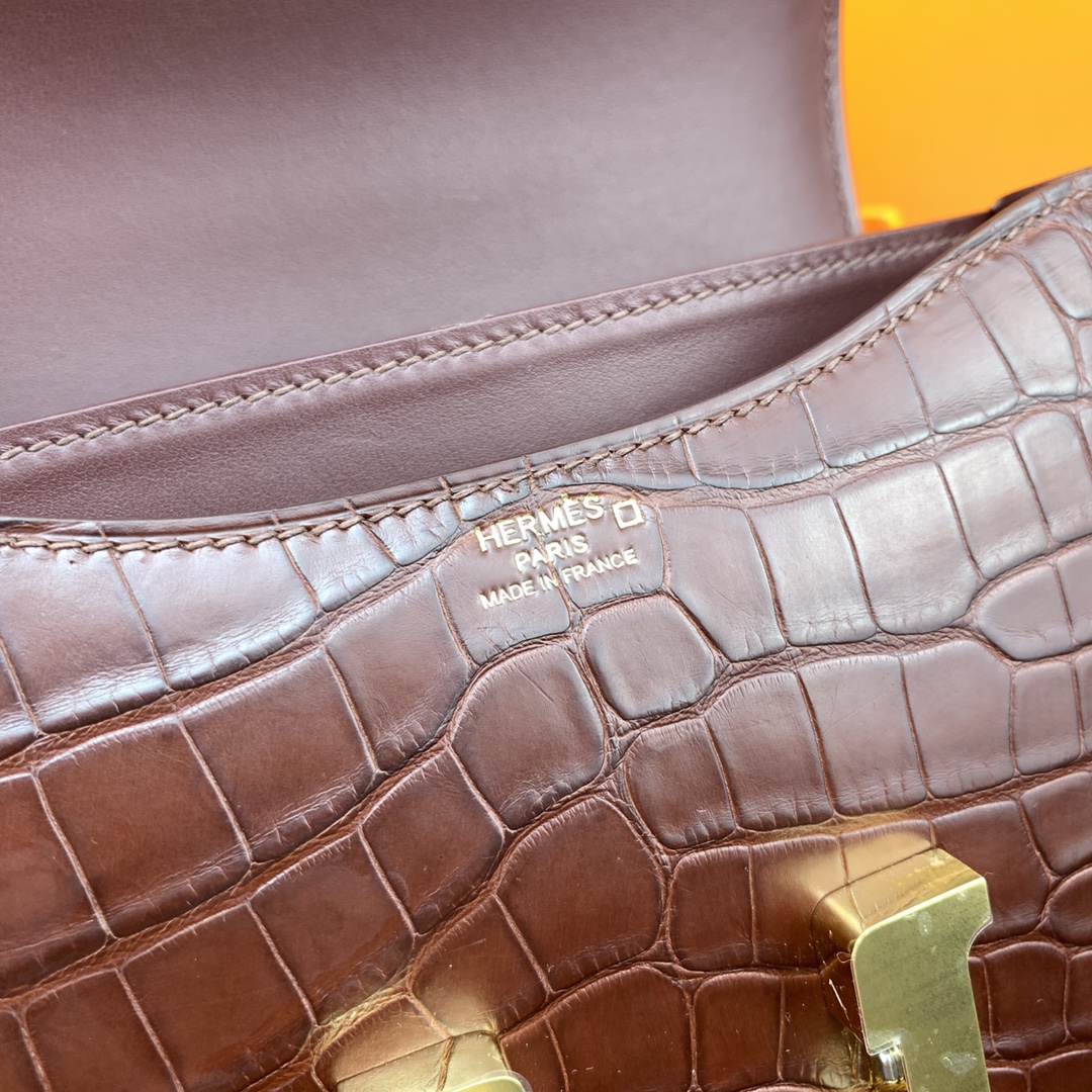 Constance/Constance-18cm-shiny-Alligator-Texture-Bordeaux-wine/img_007