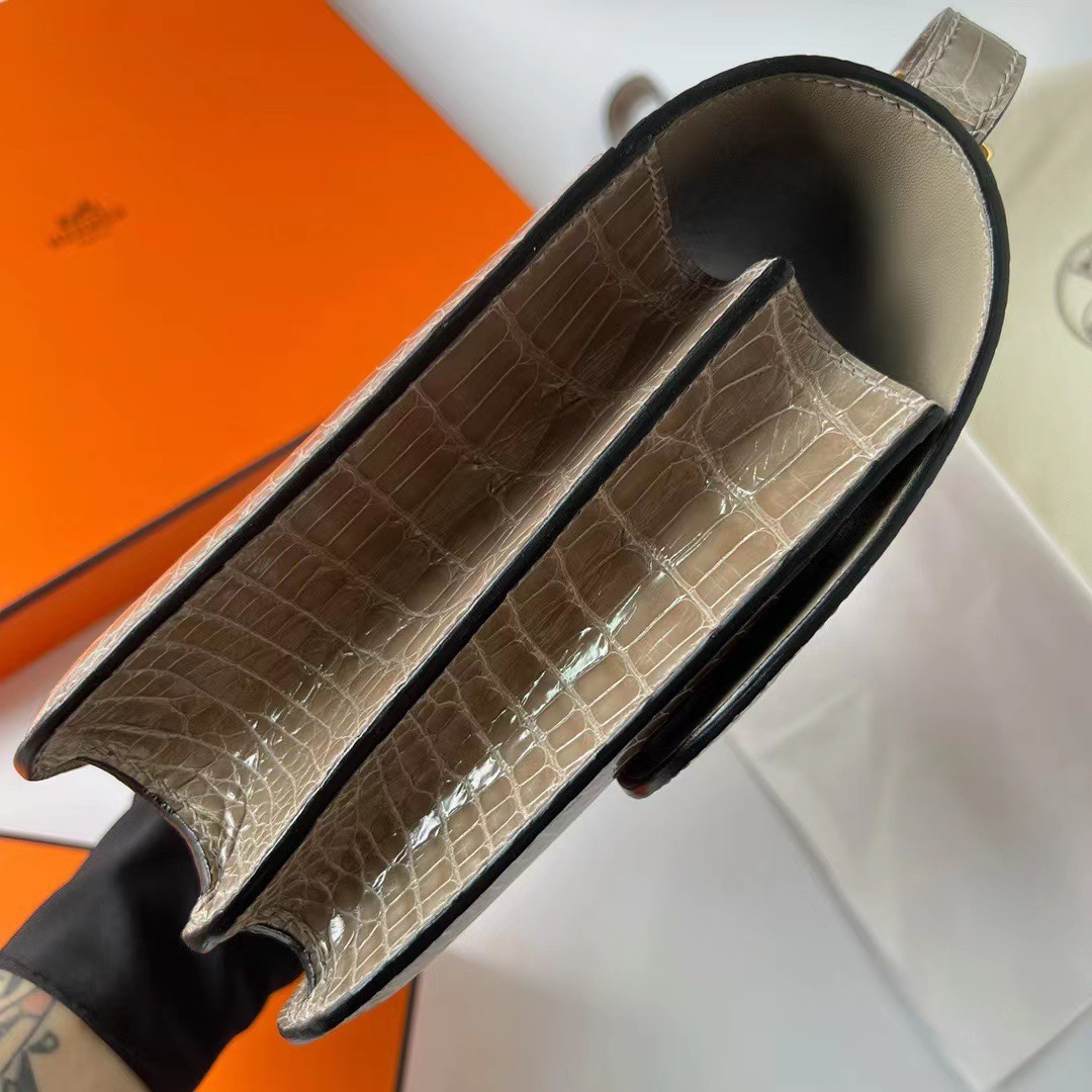 Constance/Constance-18cm-shiny-Alligator-Texture-Turtledove-Grey/img_004