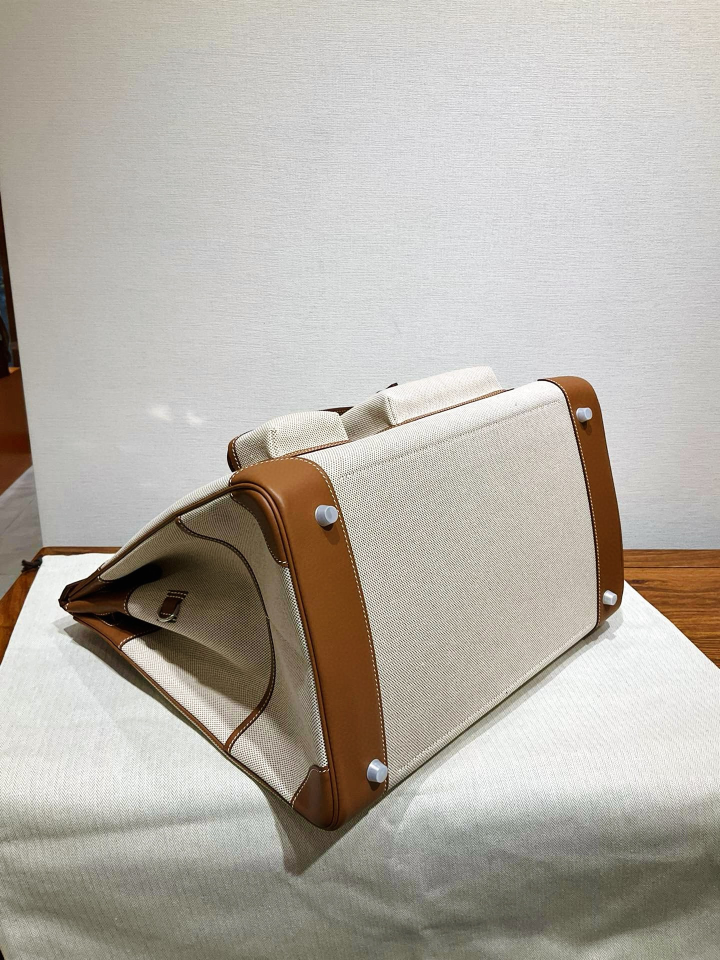 Hac/Hac-40-cargo-swift-&-canvas-Brown-and-White/img_005