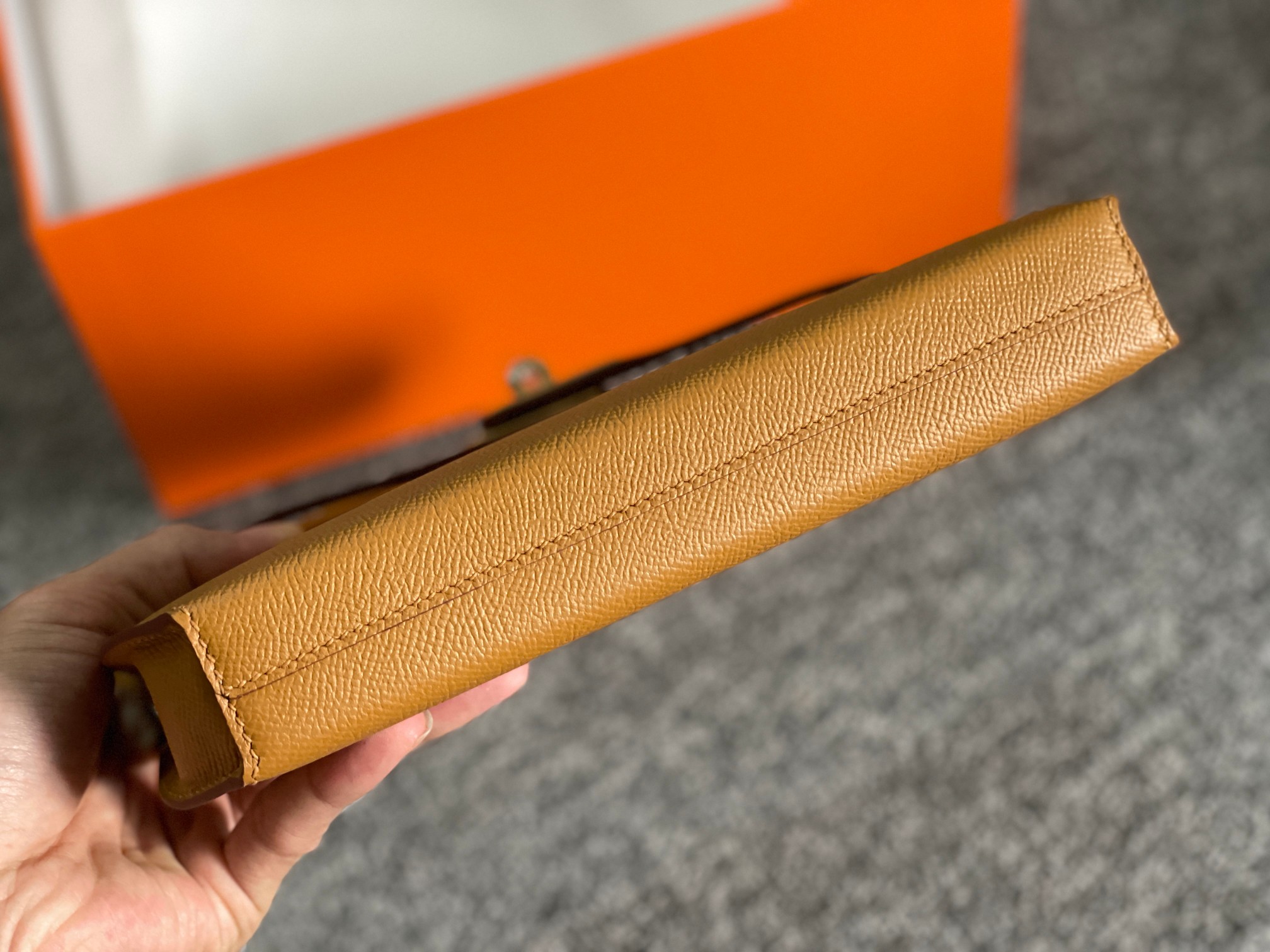 Depeches 25/Kelly-Depeches-25cm-Epsom-Orange/img_004