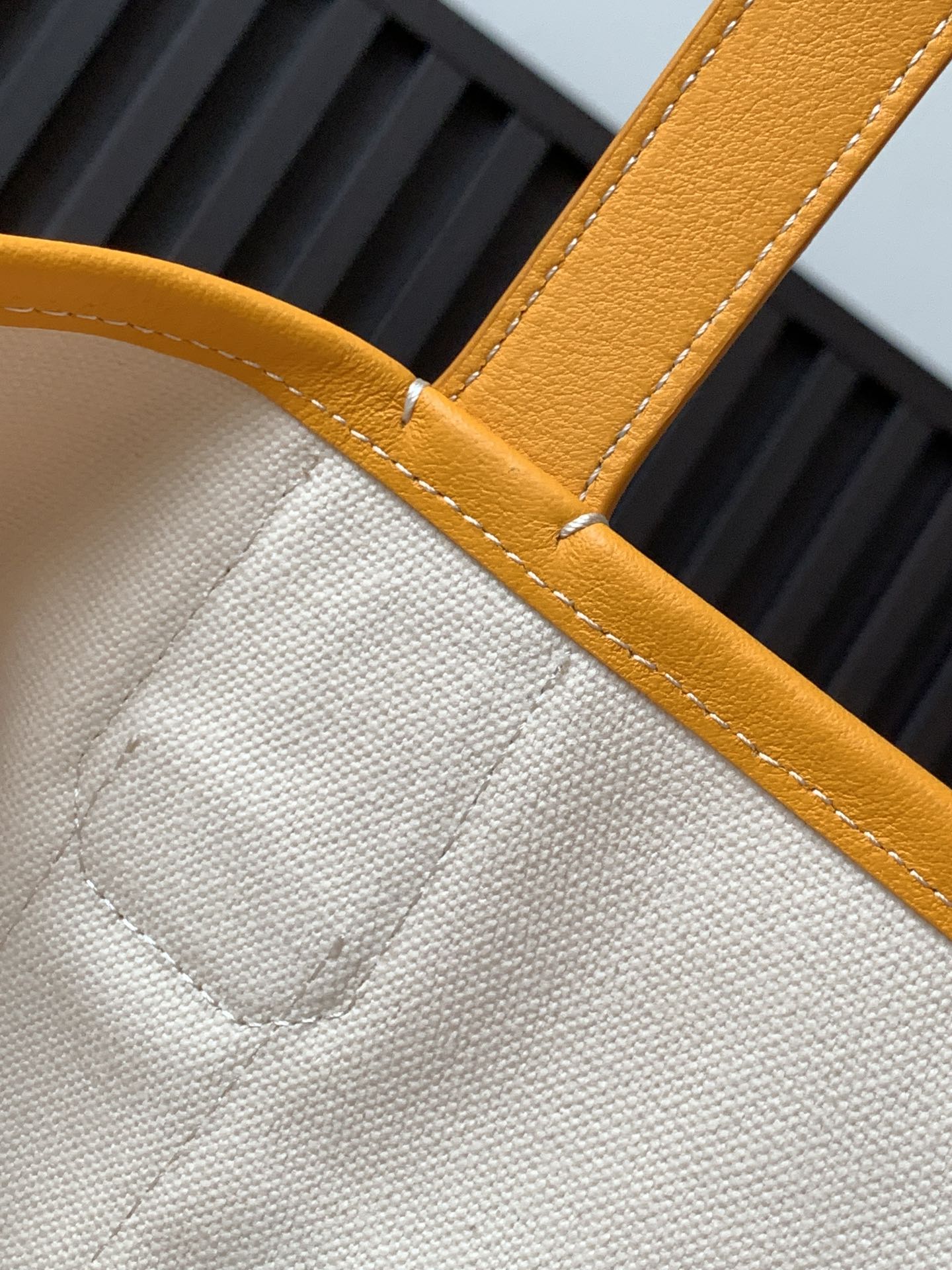 Goyard/VILLETTE-Tote-45x32cm-Yellow/img_008